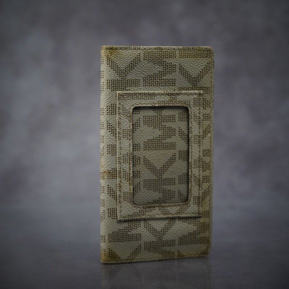 Michael Kors Monogram Checkbook Wallet - Picture 5 of 6